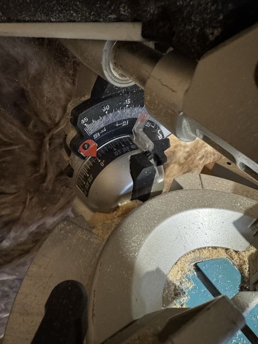 Пендула / Настолен циркуляр MAKITA LS1016L