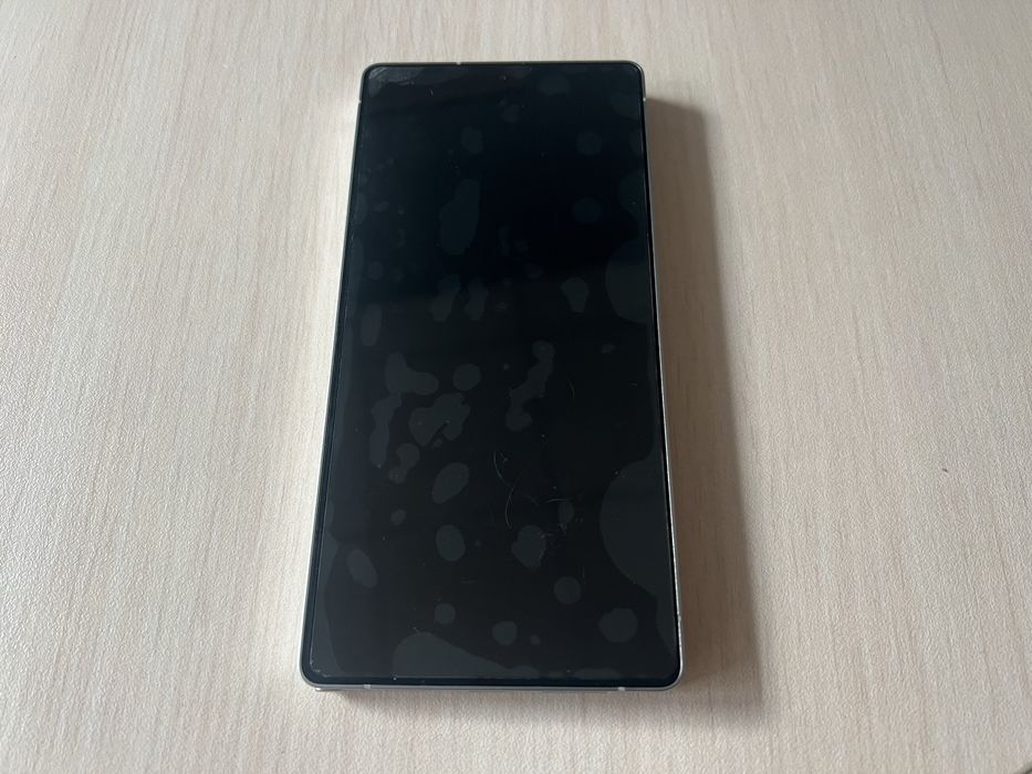 Продавам Samsung Galaxy S25 Ultra 256/12GB