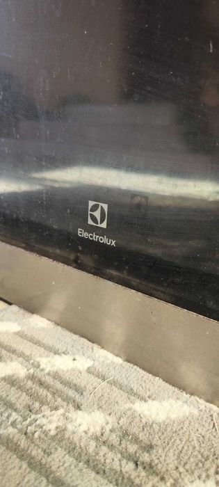 Vând cuptor Electrolux