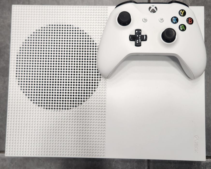 Hope Amanet P11- Consola Xbox one S/ 1Tb/ O maneta/ 2 jocuri