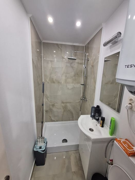 Vând garsoniera in vulcan