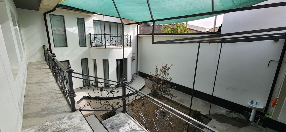 Mevazor Maxallada hovli sotiladi