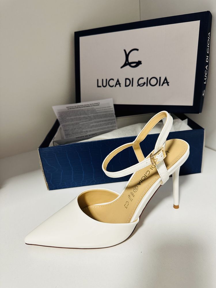 Pantofi albi piele