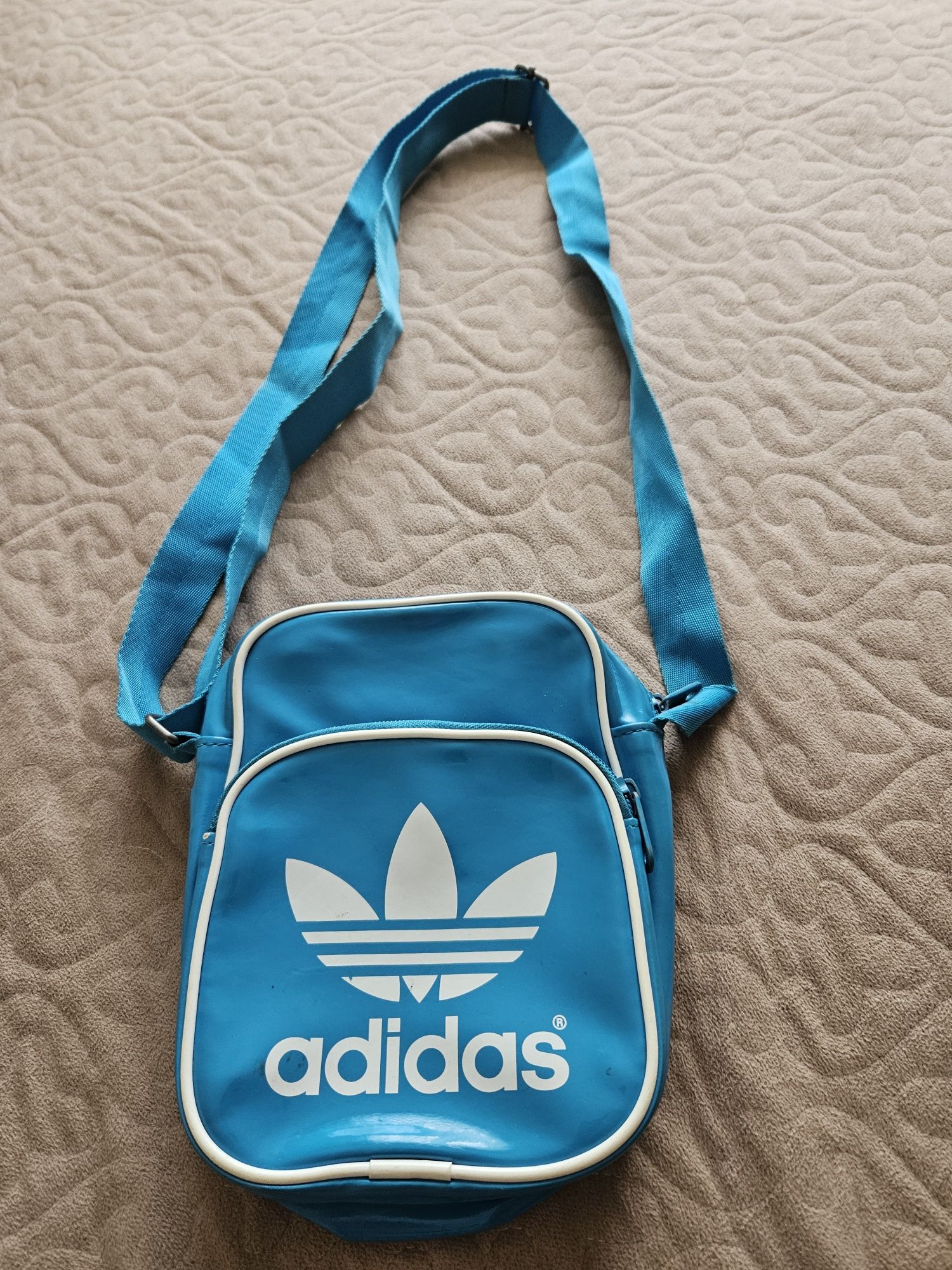 Borseta Adidas .