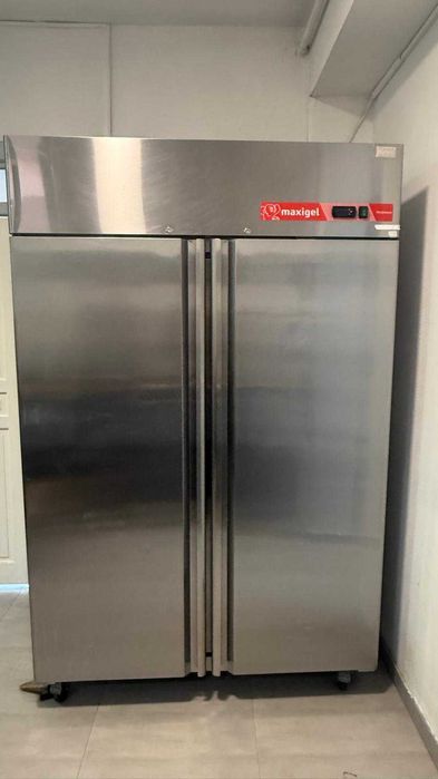 Vând mobilier resturant/bucătărie