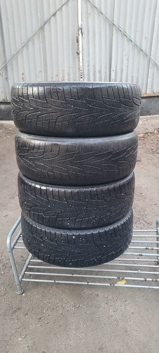 Продам комплект Корея. 215/60/16