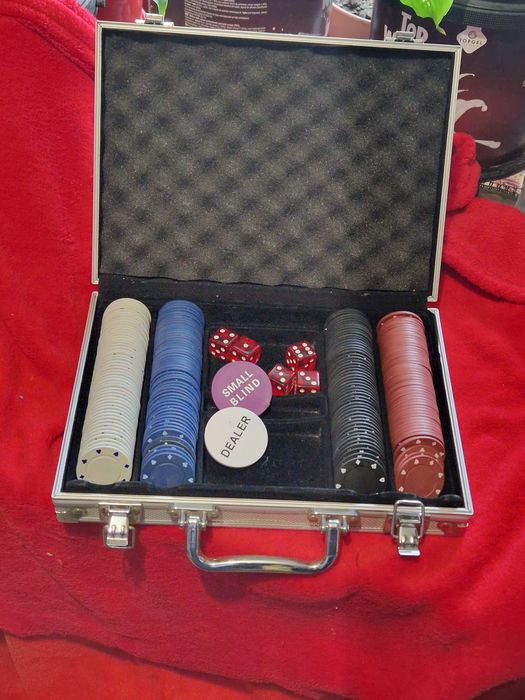 Joc de poker nou.