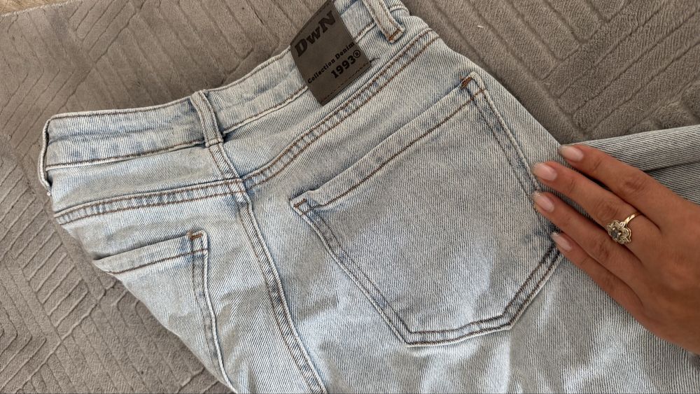 Джинсы в отличном состоянии дешево