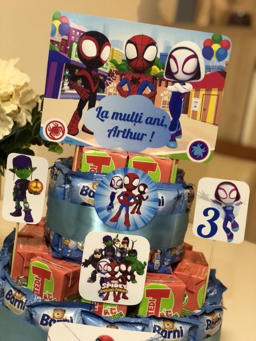 Tort din dulciuri ambalate, Unicorni, Mario, Bluey, Patrula