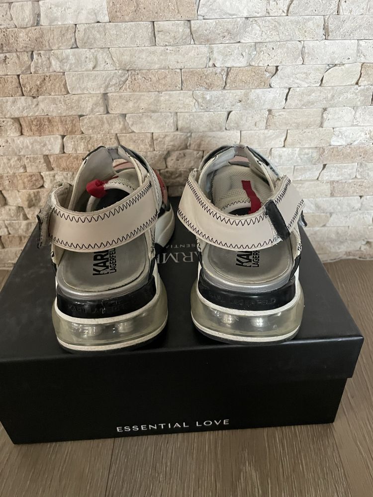 Сникърси Karl с отворена пета