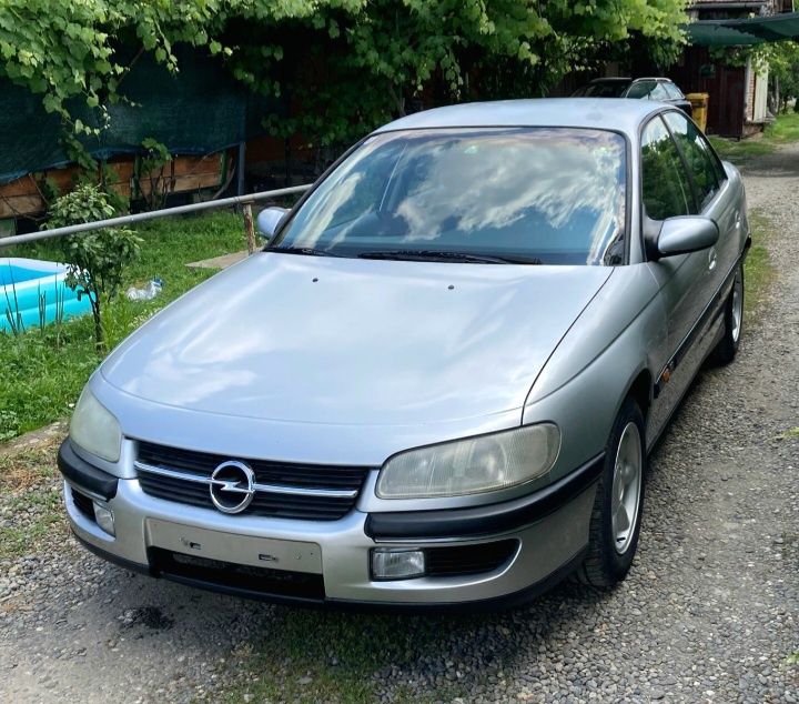 Opel omega  2,0i 16v  11029 km