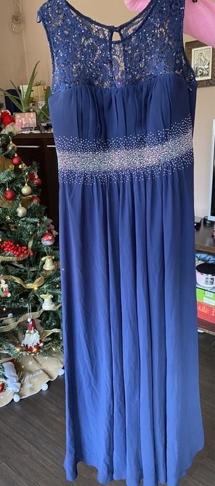 Официална рокля