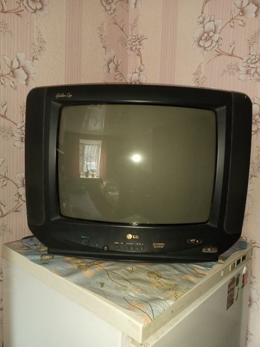 Продам телевизор LG рабочем состояние