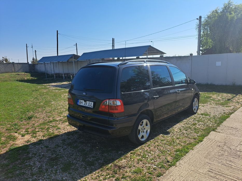 Vând ford galaxy 1.9
