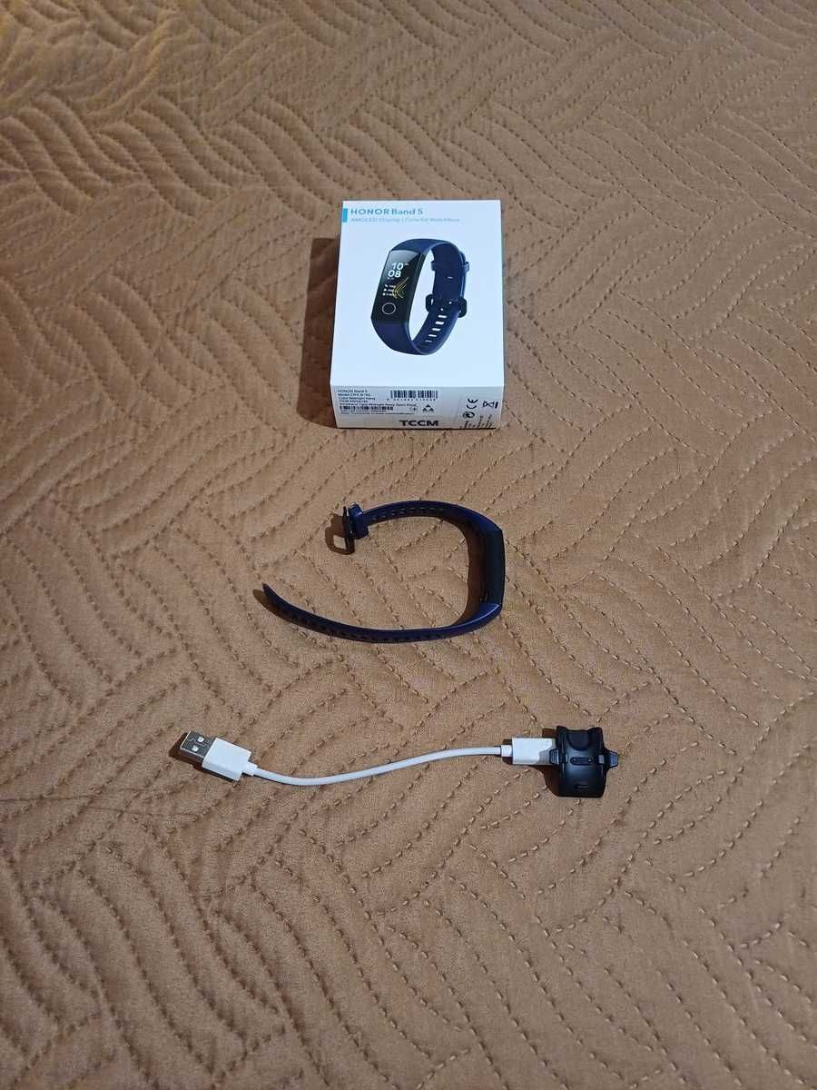 Продавам 2 броя Смарт гривни Honor Band 5 за 60 лева!