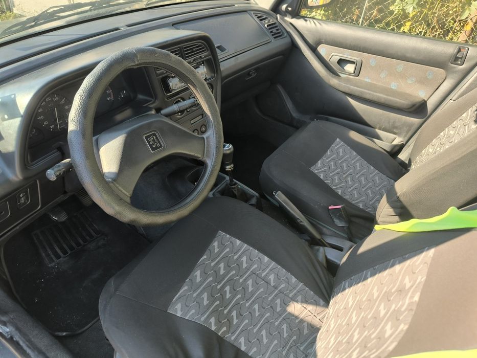 Продавам "Пежо 306"