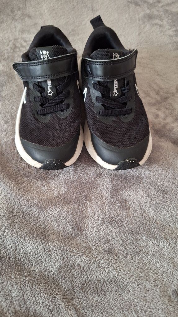 Adidasi nike copii