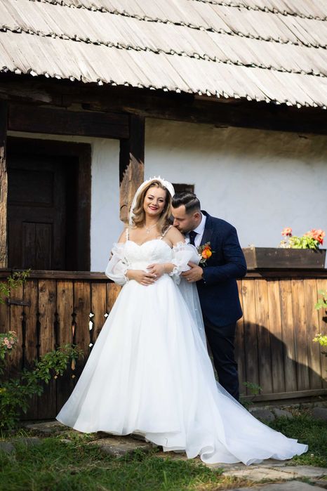 Rochita Mireasa tip printesa. Ofer si coronita si voal