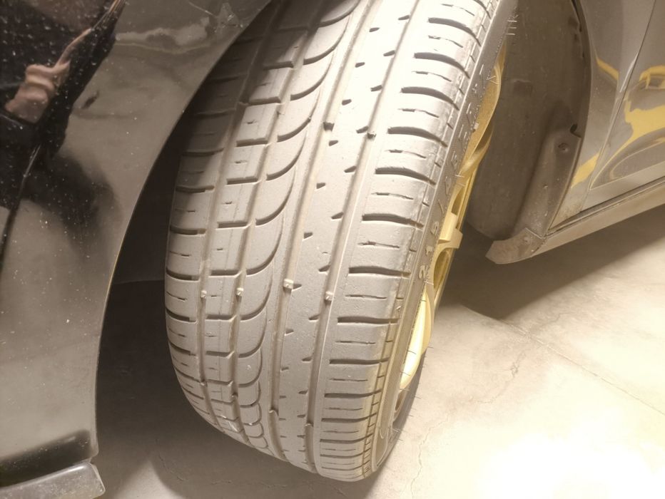 Продам комплект летних шин 215/45/17 Altenzo