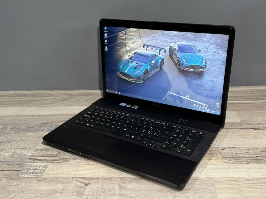 Лаптоп Sony Vaio i5-2410M/8RAM/640GB/1GB Nvidia.