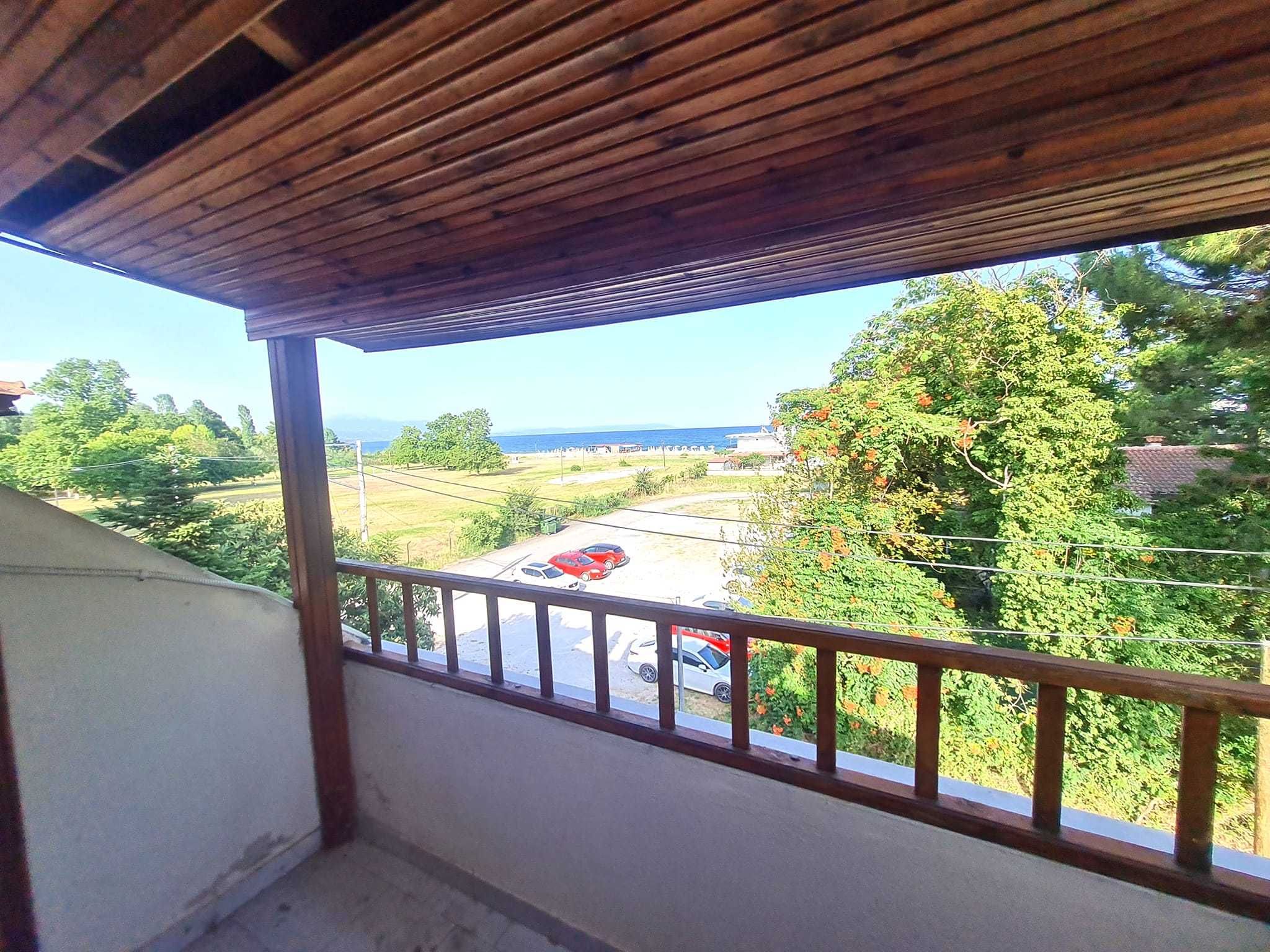 Продава къща с гледка към морето 240м2 двор 580м2 в Аспровалта, Гърция