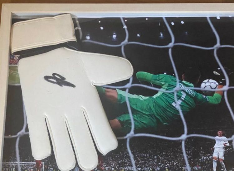 Manusa cu autograful lui Thibaut Courtois - Real Madrid