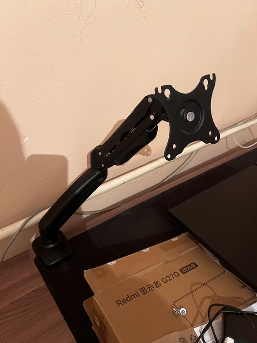 Монитор Redmi G27Q в идеальном состояний пользывался только 1 месяц .