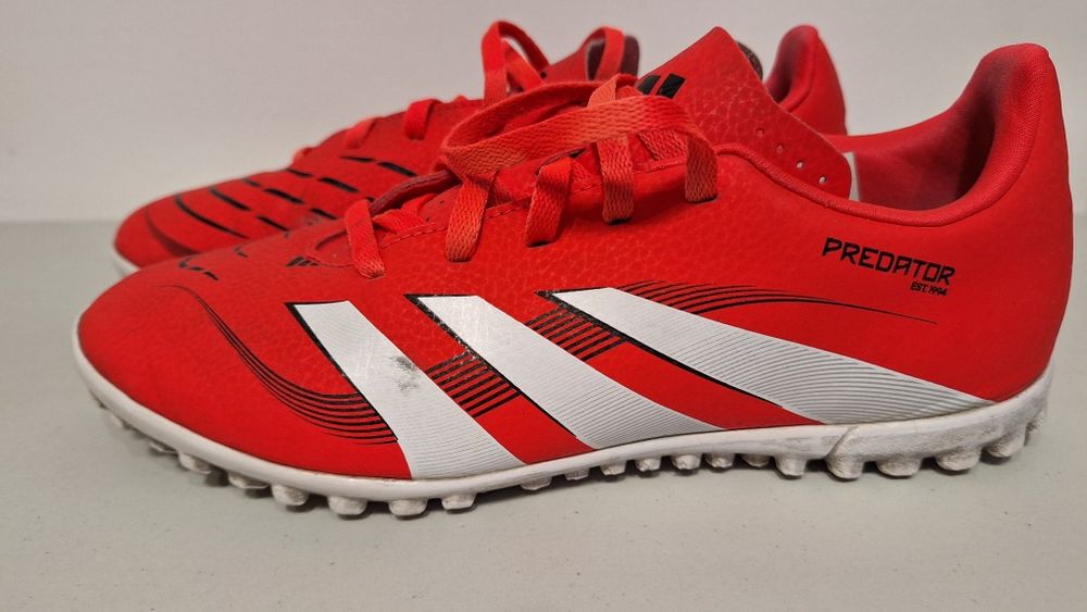 Ghete fotbal adidas predator marimea 38.5