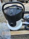 Aspirator cu spalare prin injectie-extractie Karcher SE 4 Plus