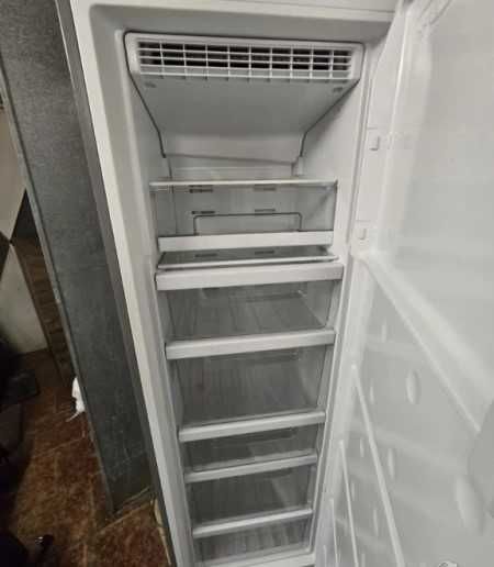 Фризер Signature SCA2603A+XNF 260л.