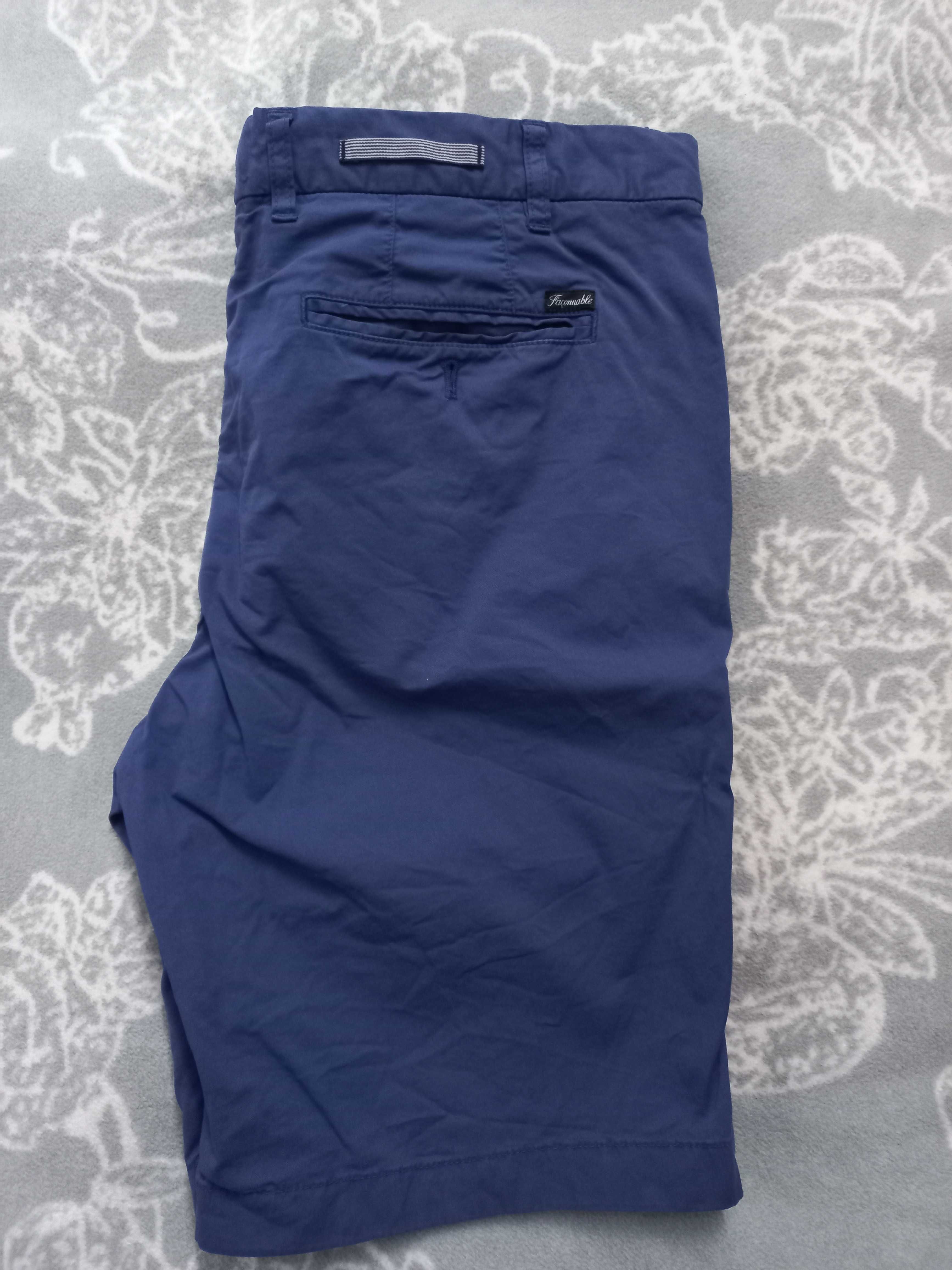 Pantaloni scurti FACONNABLE marime XL