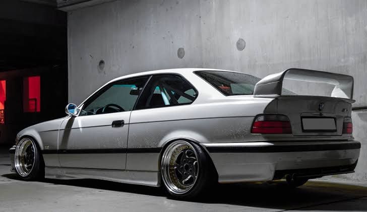 Inaltatoare BMW E36 eleron LTW GT portbagaj