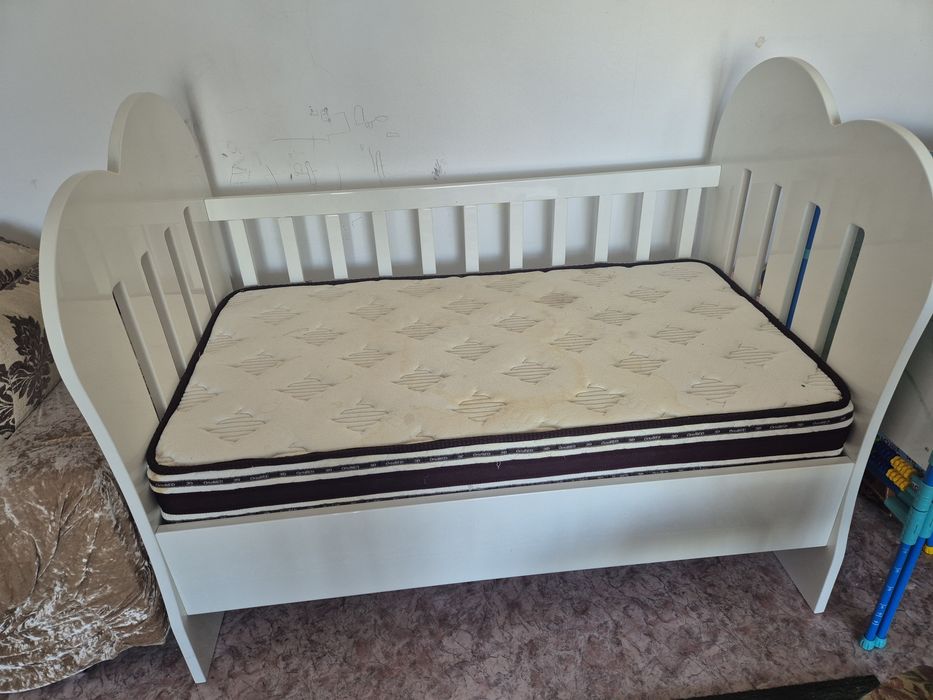 Кровать детская белая
