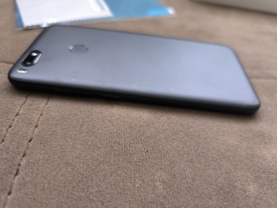 Телефон Xiaomi Mi A1 като нов