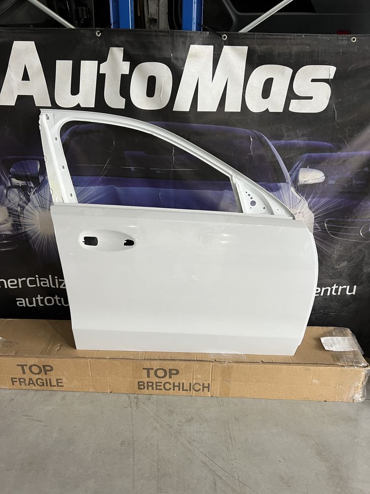 Usa fata dr Mercedes C class W206 A2067206200