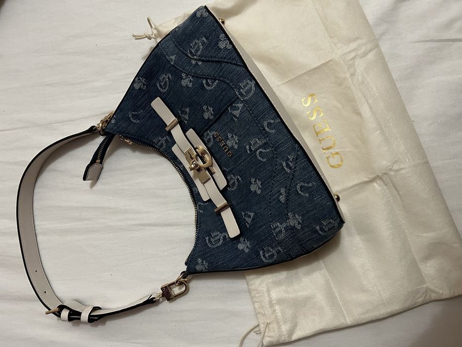 Geantă Guess de umăr