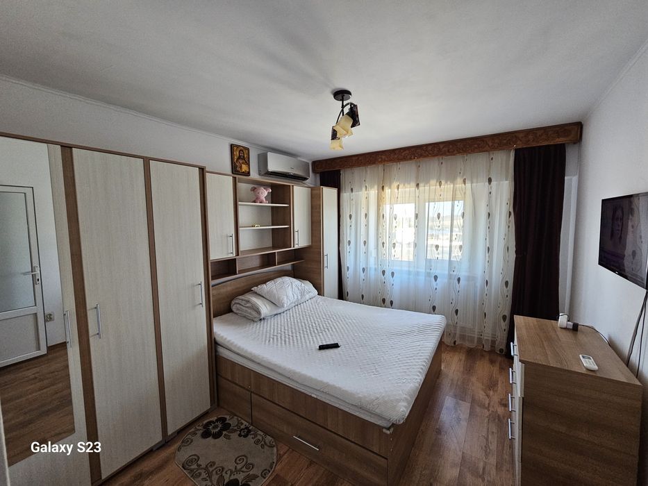 Închiriez apartament 3 camere cu Centrală Pe Gaz proprie