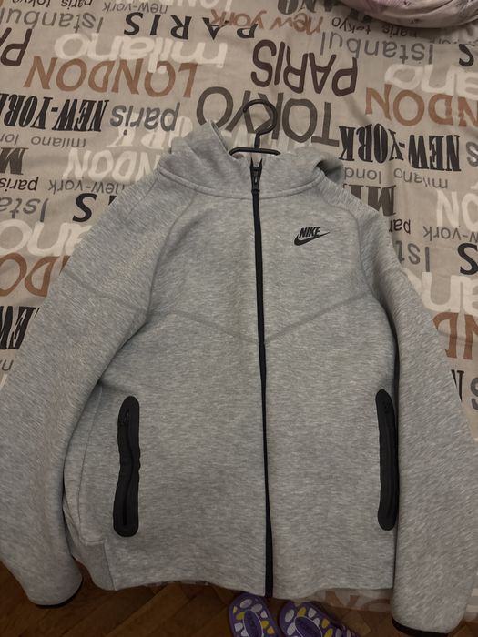 Nike tech fleece сив