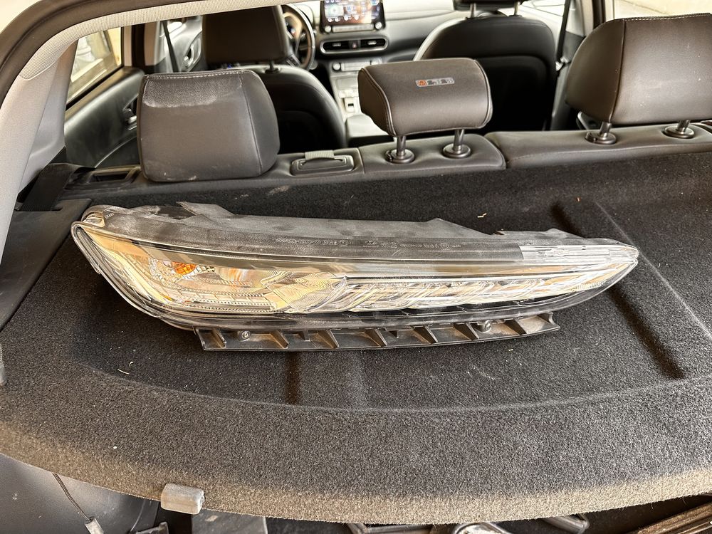 Hyundai Kona DRL десен като нов