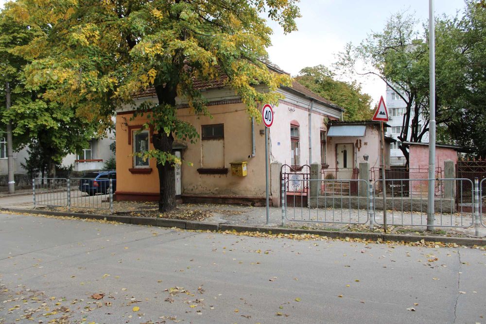 Продава жилищна сграда с магазин в Силистра