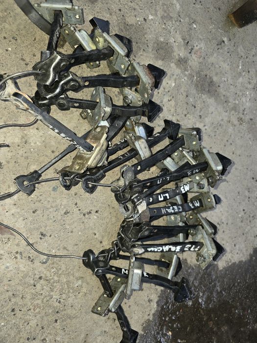 Ограничитель двери Мазда 3 6 Mazda Toyota Corolla 120 Королла Тойота