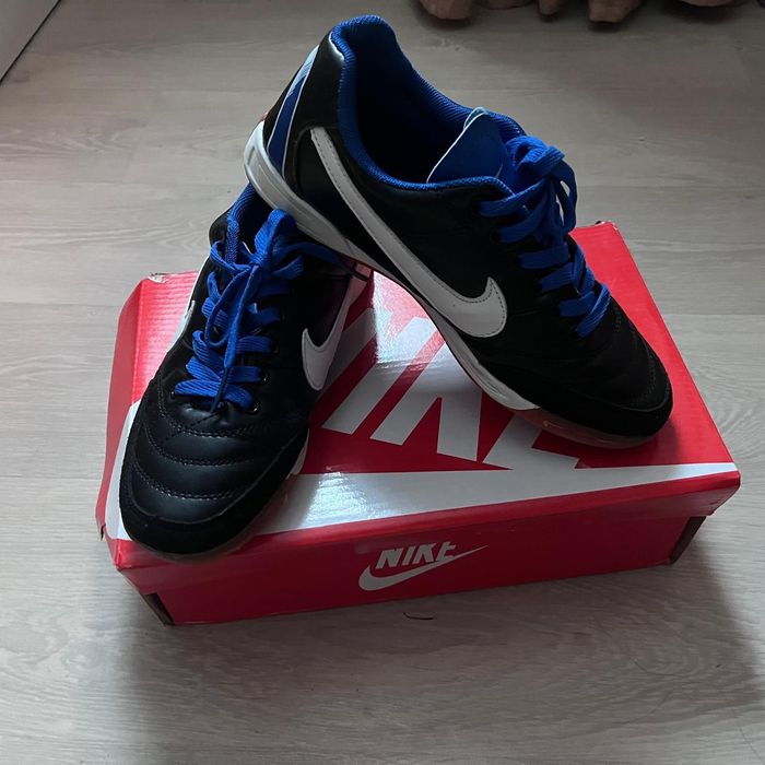 Продам срочно футзалки