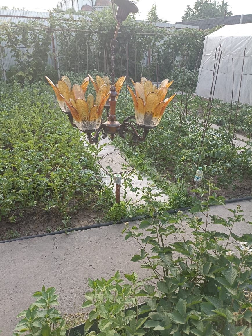 Продам Люстру в дом