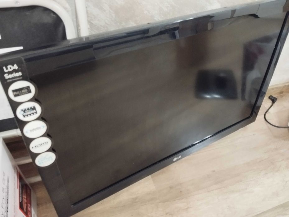 Продавам телевизор-LG