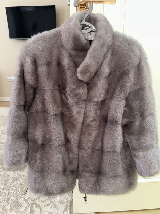 Продам шубу из натуральной норки . цена 300