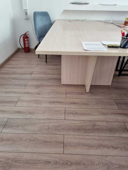 Бу стол офисная в хорошем состояние