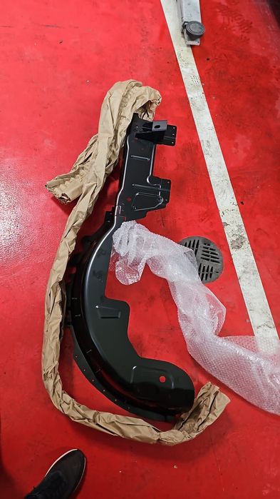 Piesa NOUA - pasaj interior roata dreapta spate Porsche 911 / 992