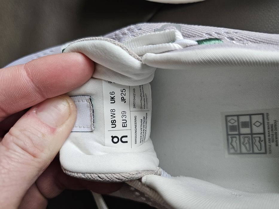 Adidași on Cloudsurfer noi numărul 39.si 40