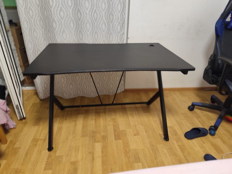 Birou Gaming TRUST GXT711 Dominus