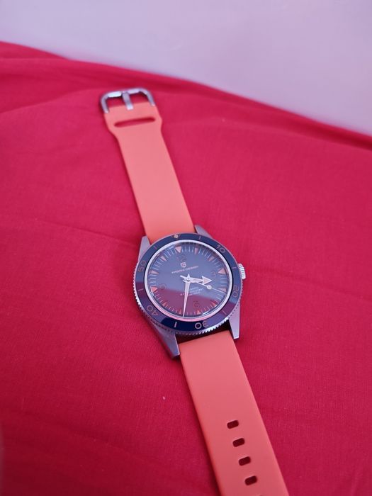 Продавам часовник